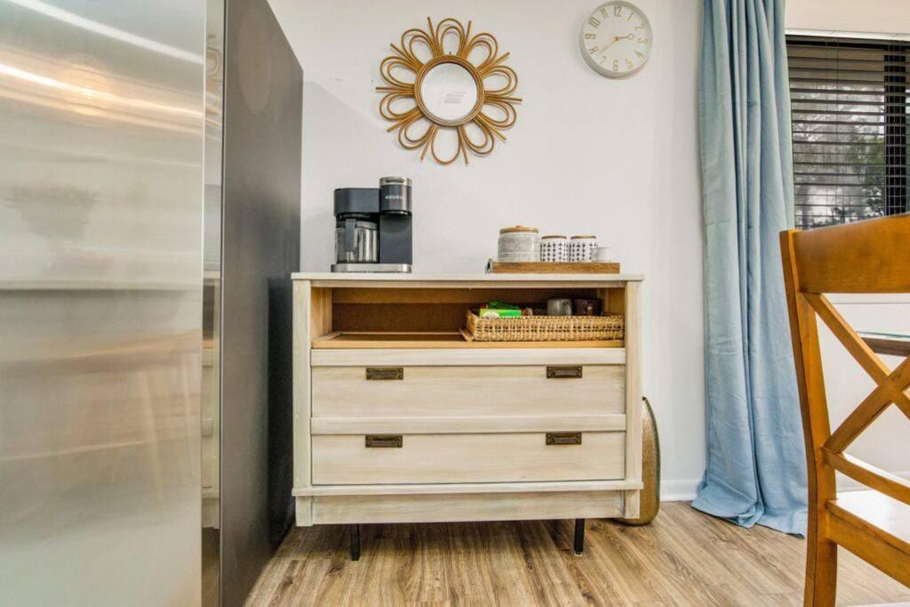 Woodsy Retreat, Steps To Bay - Hot Tub! * Gulf Breeze